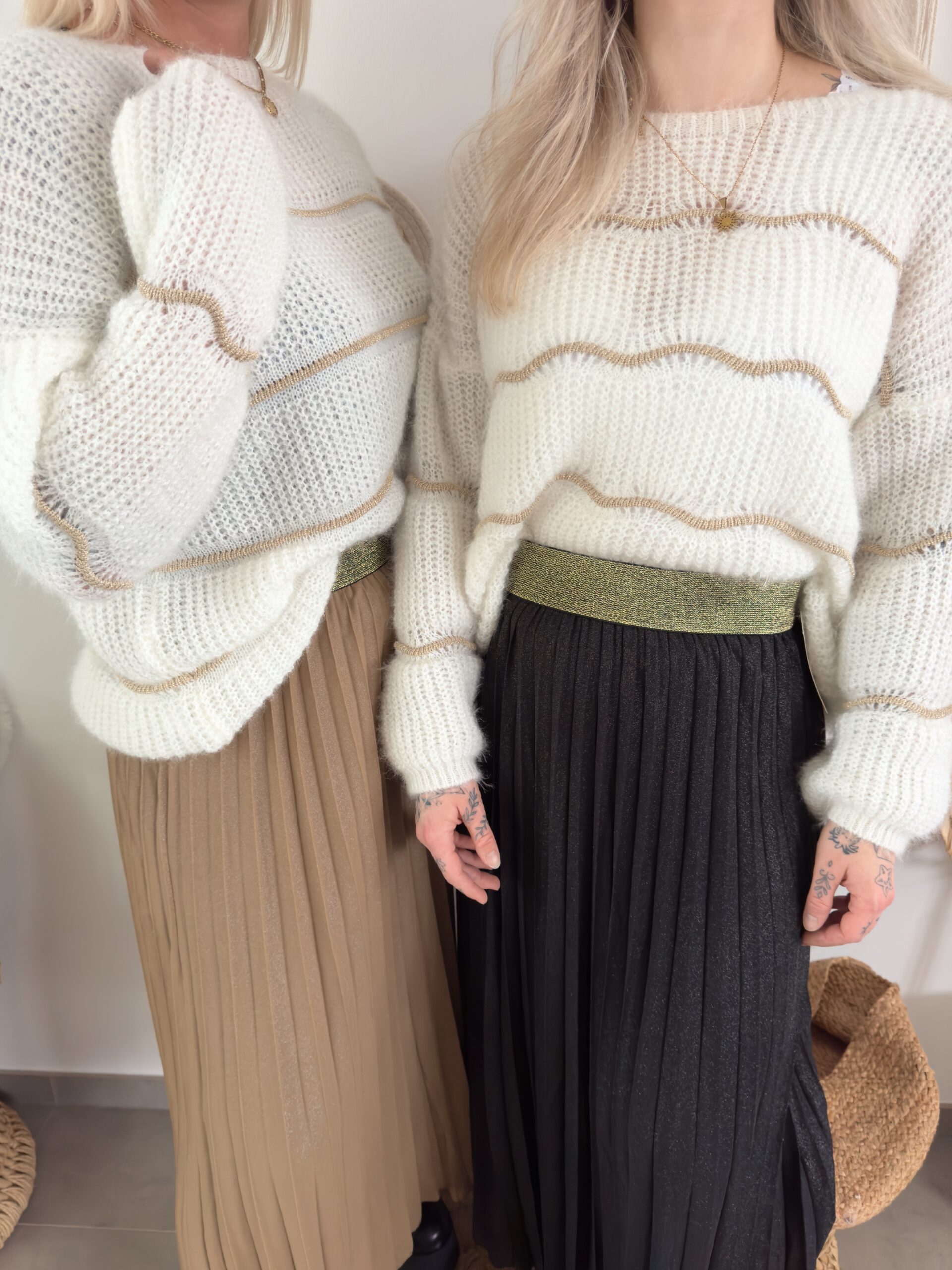 0238 lookforward x Sarah Pullover mit Goldstreifen - Image 10