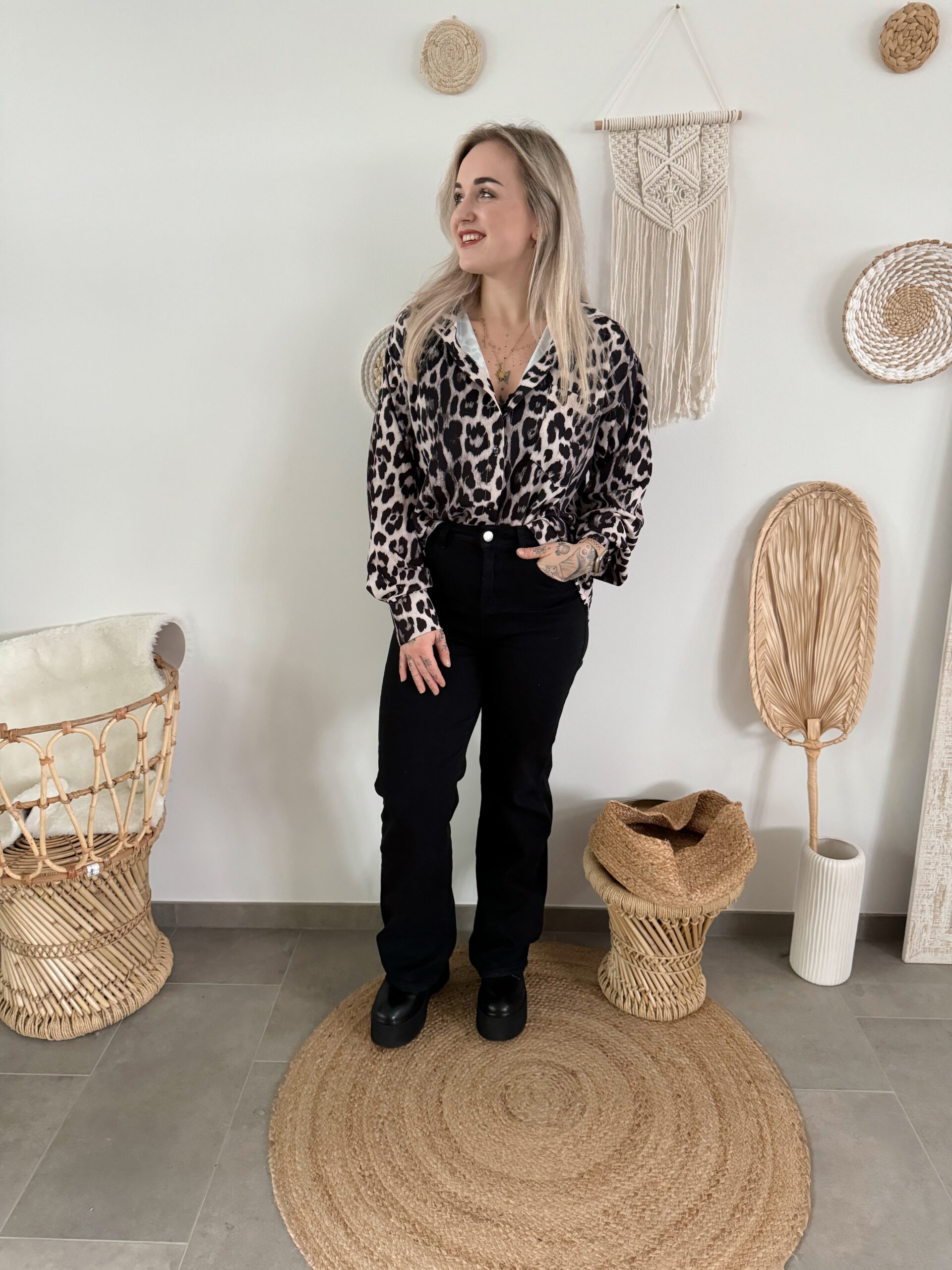 0233 lookforward x Sarah Leo Bluse – Bild 9