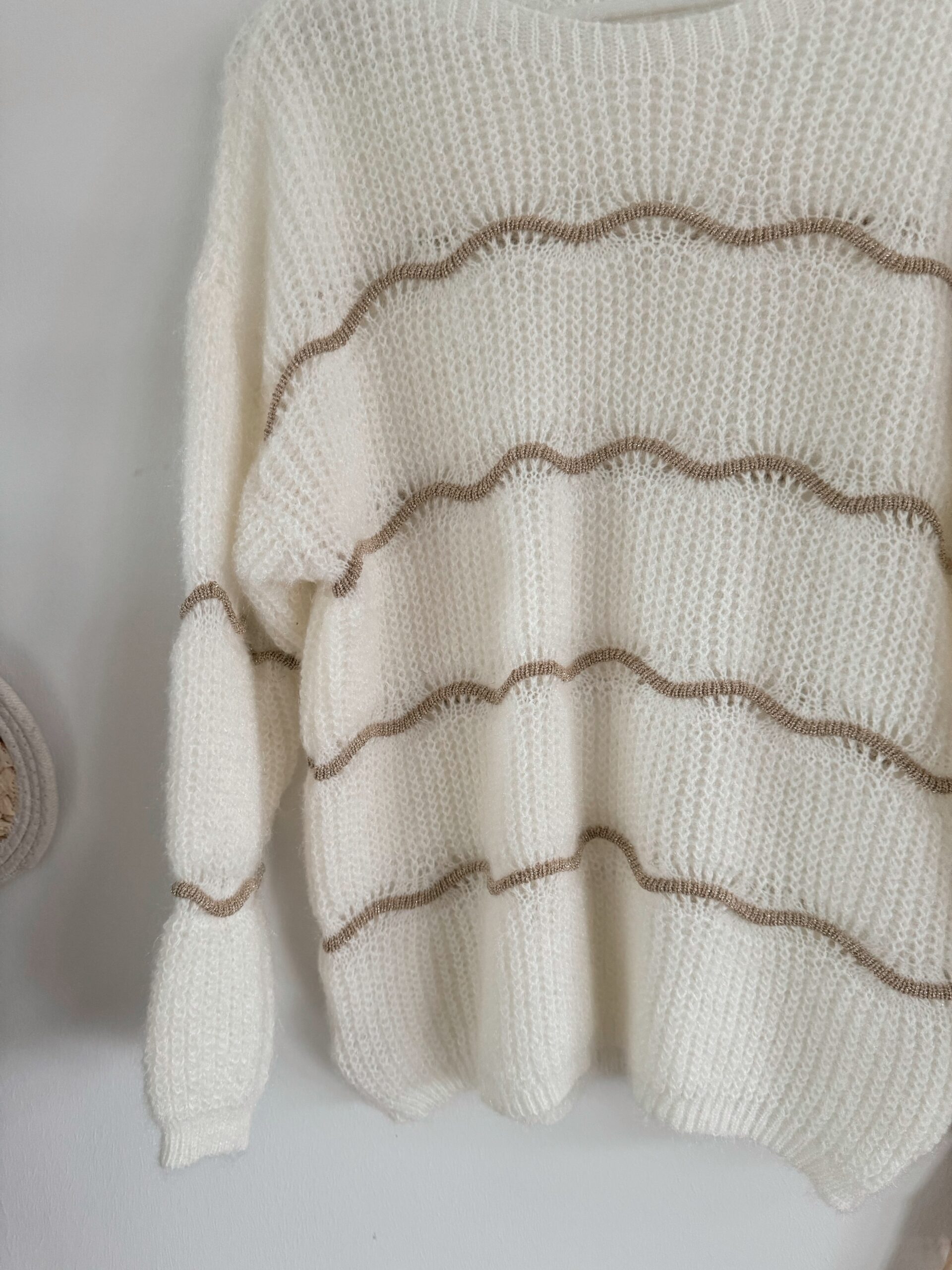 0238 lookforward x Sarah Pullover mit Goldstreifen - Image 6