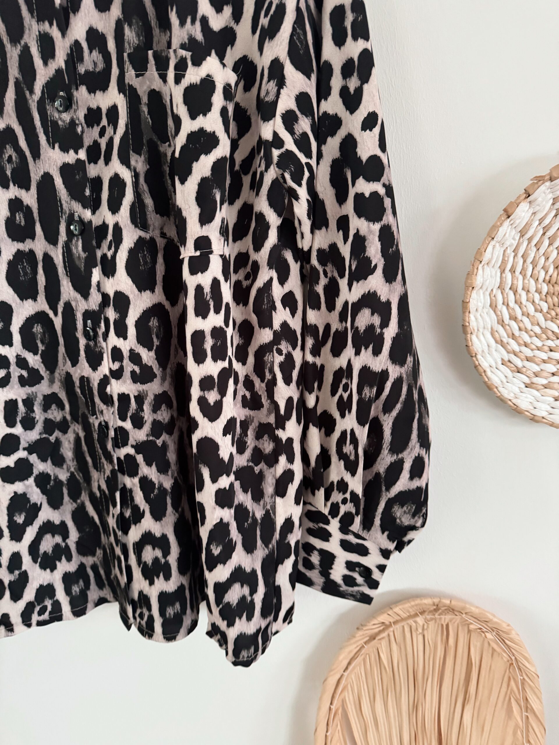 0233 lookforward x Sarah Leo Bluse – Bild 6